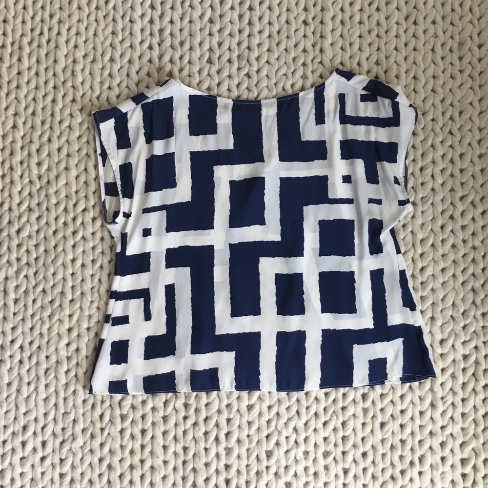 Alice & Trixie open back blouse in M